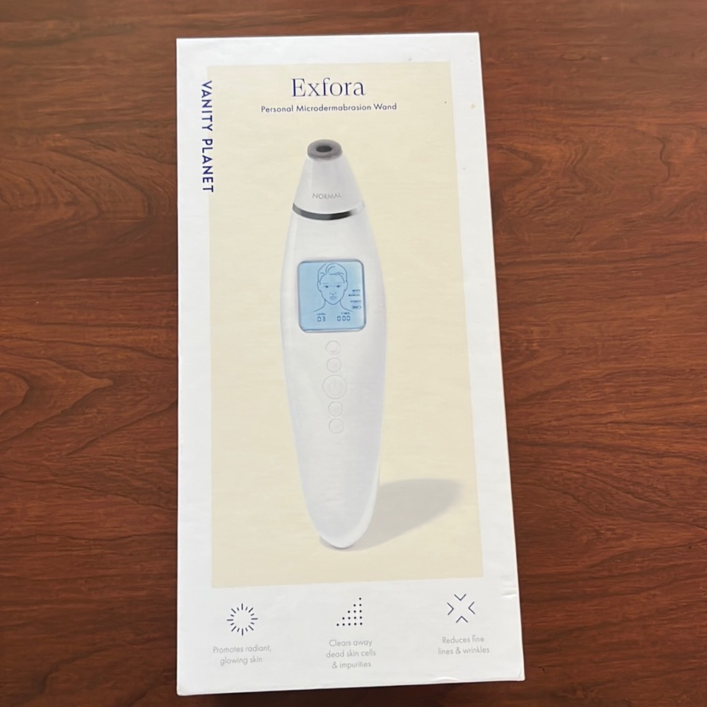 Vanity Planet Exfora microdermabrasion tool